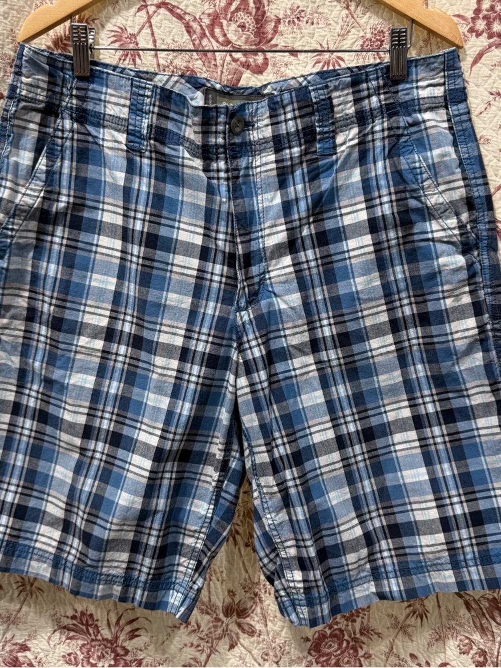 Old Navy Blue Plaid Shorts Men’s 36 Casual Lightweight